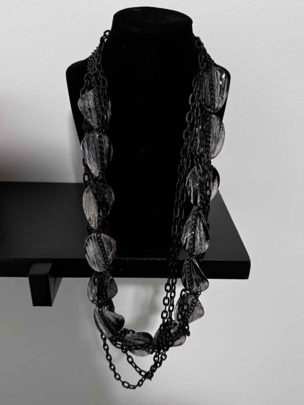 Robert Rodriguez Black Link Necklace w/ Marbled Shell-Style Accents, Barely Worn